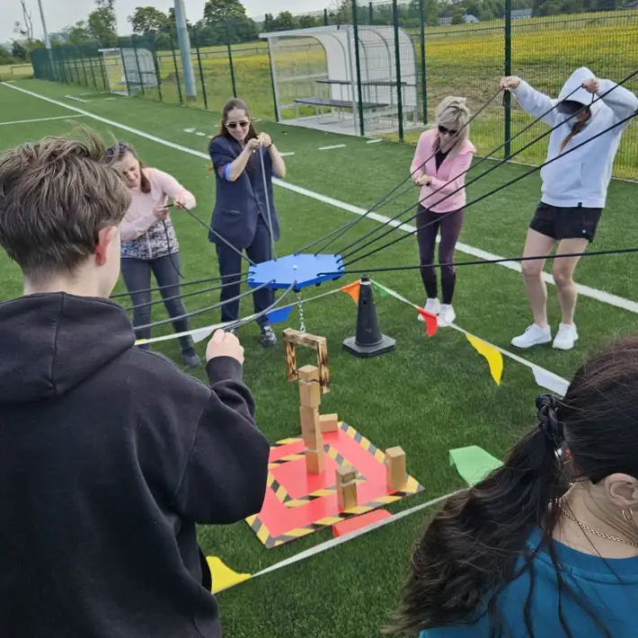 Balancing beam with team work