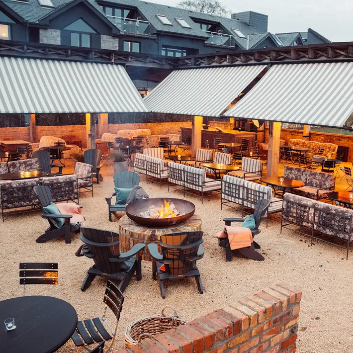 Plan your team building activities at Glasson Lakehouse outdoor bar and BBQ | Dynamic Events