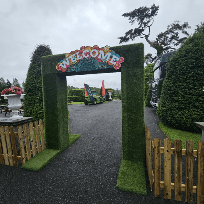 Welcome archeway into the family day event 
