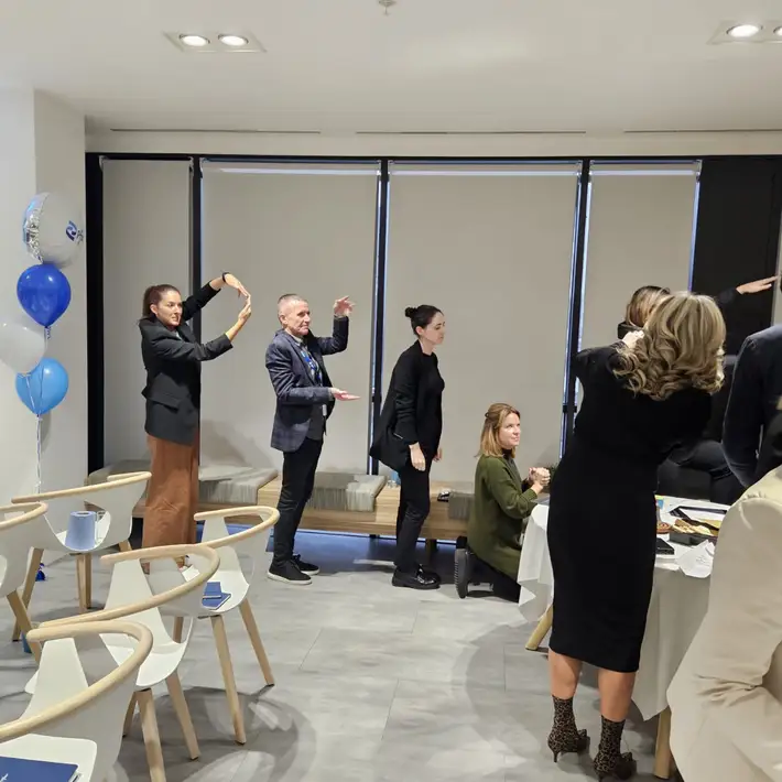 Detour activity everyone posing for a task