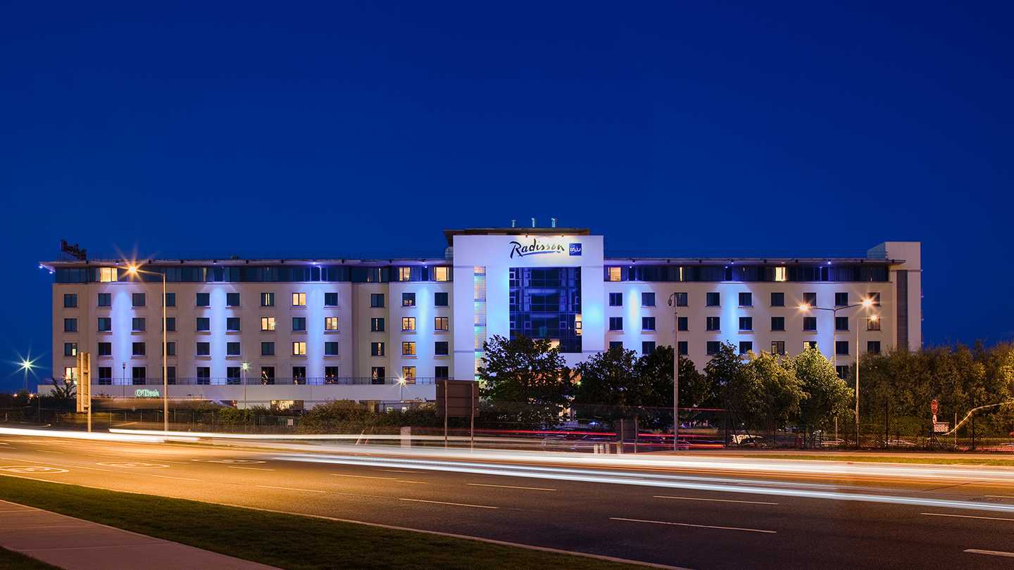 radisson blu dublin airport exterior at night