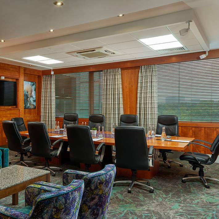 Plan your corporate team-building event at The Crowne Plaza Blanchardstown | Dynamic Events conference room