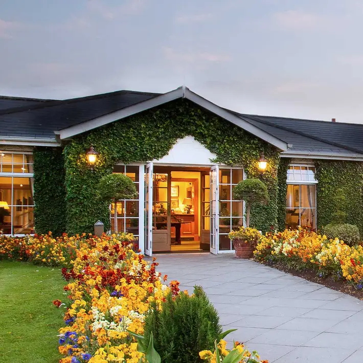 Exterior of the Keadeen Hotel