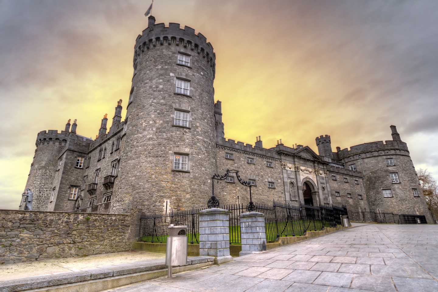 kilkenny castle in kilkenny ireland a great city for corporate team building