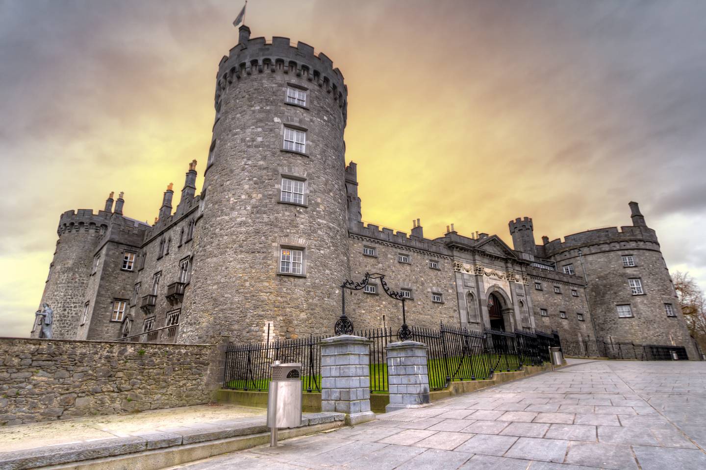 kilkenny castle in kilkenny ireland a great city for corporate team building