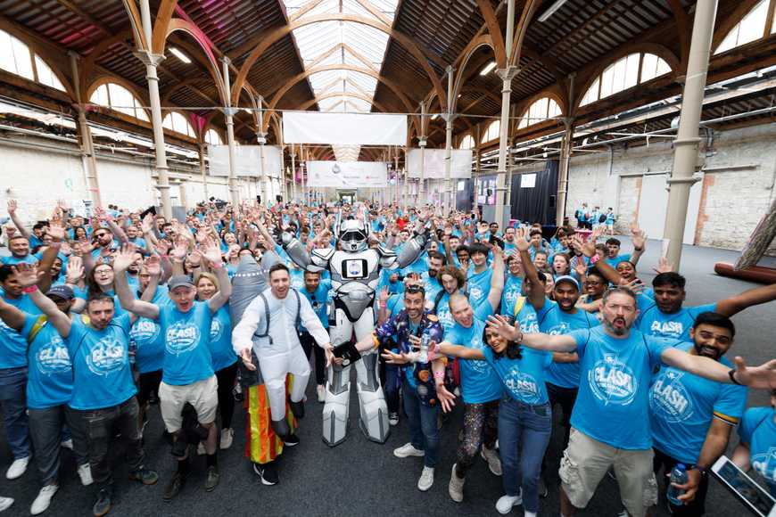 Clash of the companies group photo with Robo