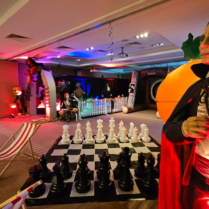 Giant Chess beside Vampre