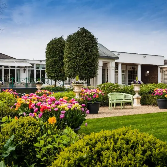 Exterior of the Keadeen Hotel