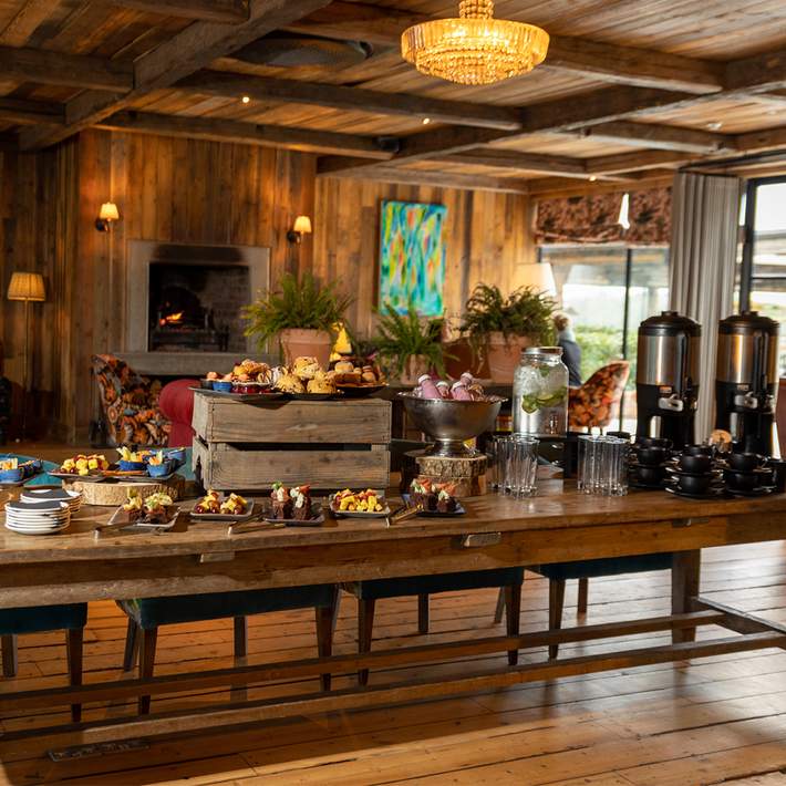 Plan your team building activities at Glasson Lakehouse reception | Dynamic Events