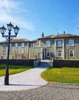 Front of New bay house