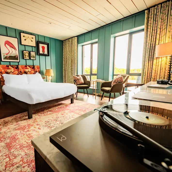 Plan your team building activities at Glasson Lakehouse bedroom | Dynamic Events