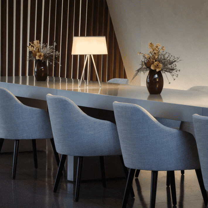 anantara_the_marker_dublin_hotel_marker_bar_laptop_station